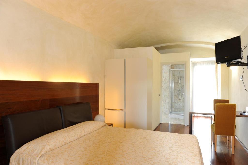 Dimora Del Barone Hotel Romagnano Sesia Quarto foto